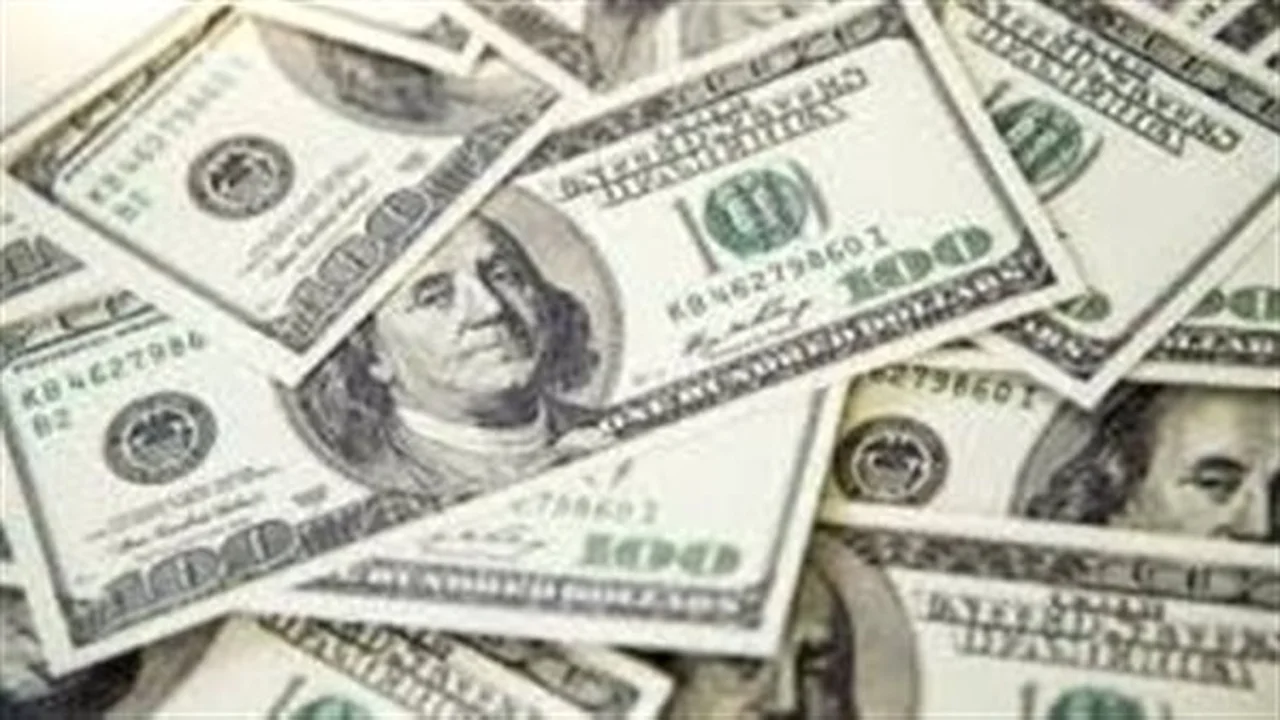 تراجع مفاجئ في سعر الدولار مقابل الجنيه بختام تعاملات يوم الخميس